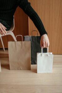 How Packaging Affects Customer Perception: Case Studies from Design E-commerce